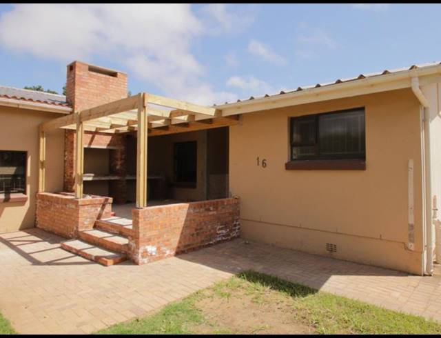3 BEDROOM HOUSE FOR SALE IN HARTENBOS CENTRAL